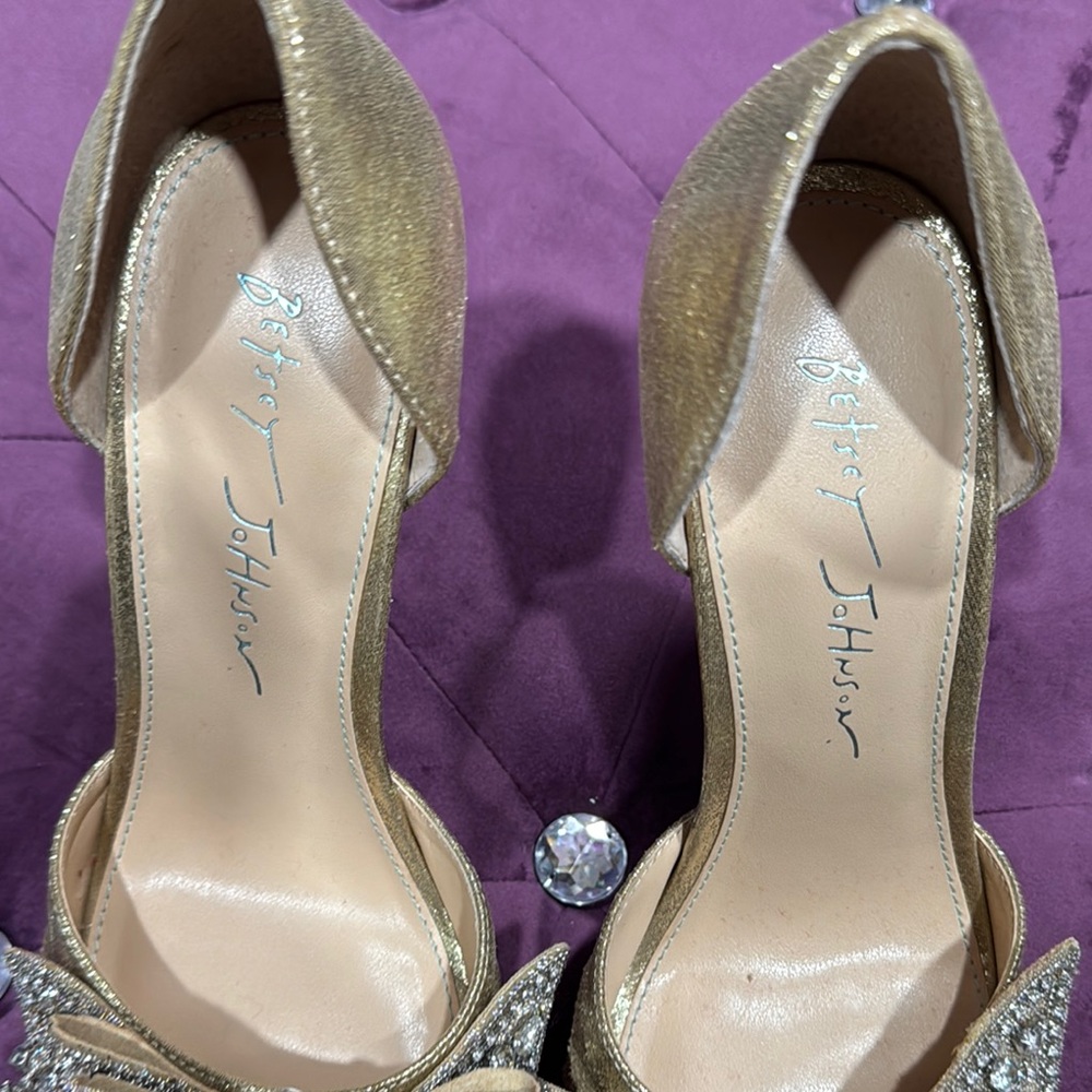 Gold High-Heeled Peep-Toe Pumps with Crystal Bow - Picture 2 of 6